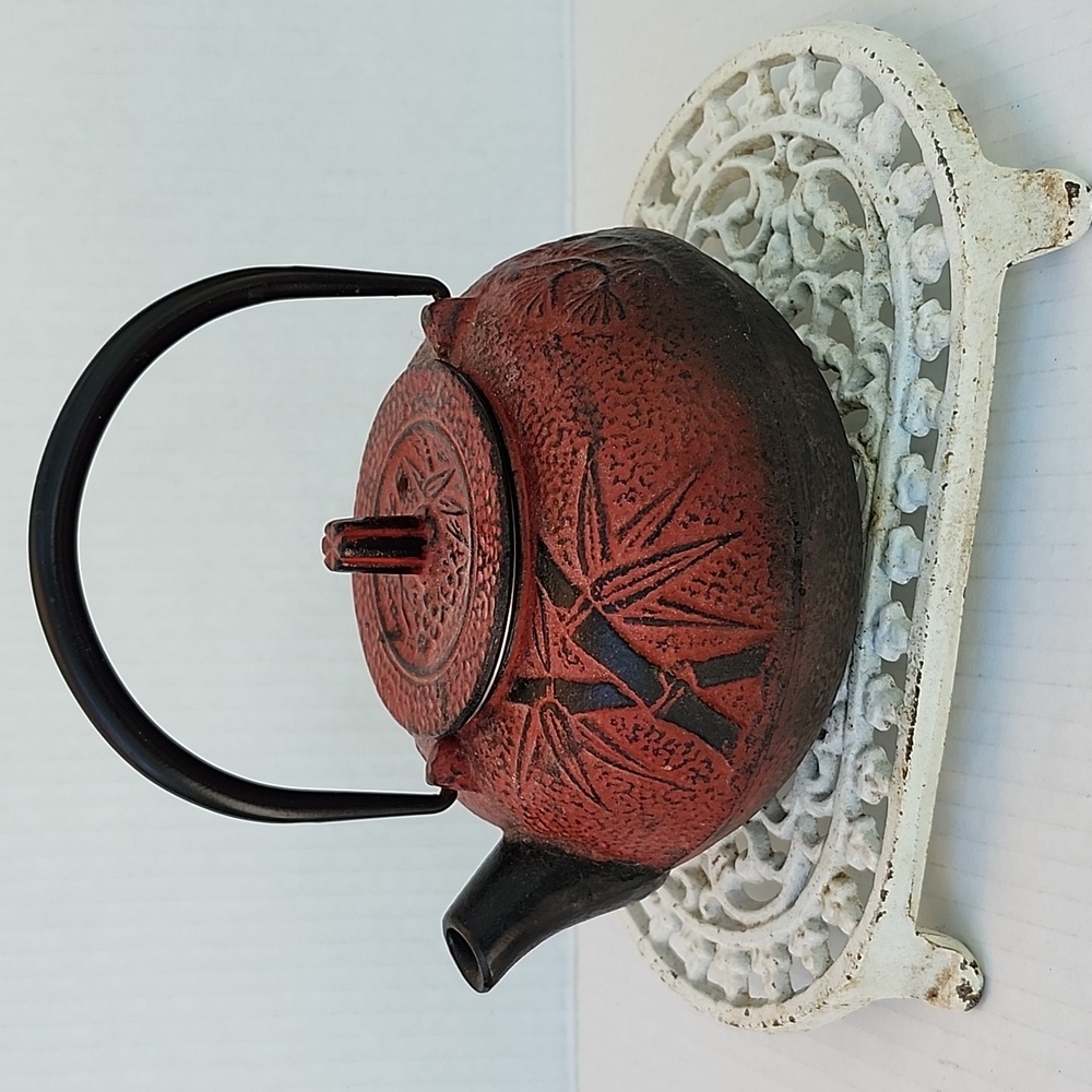 JAPANESE CAST IRON TETSUBIN TEAPOT